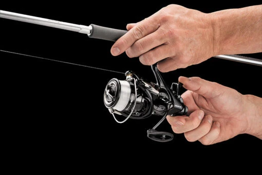 Daiwa Emcast Bite N Run Baitrunner Spinning Reel -Fishing Gear Shop EmcastLTBRi close up